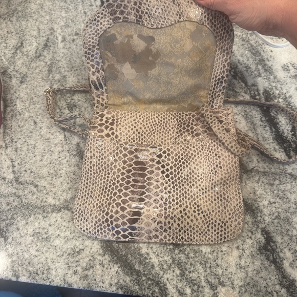 Elliott Lucca Beige Snake Print Crossbody Bag - Picture 3 of 8